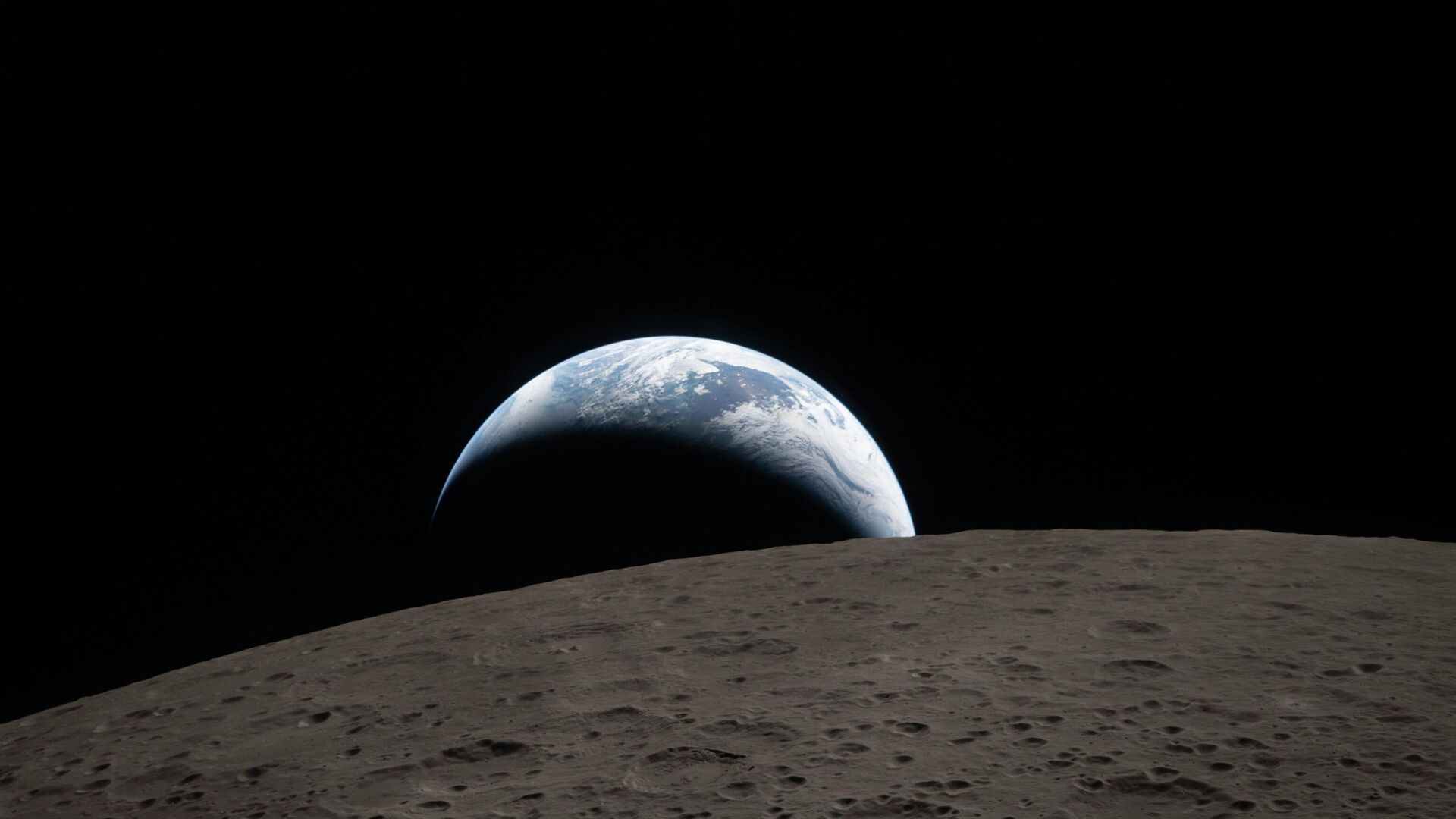 NASA Ay'a İnsanlığı Geri Getirmek İçin Yeni Araçlar Geliştiriyor
