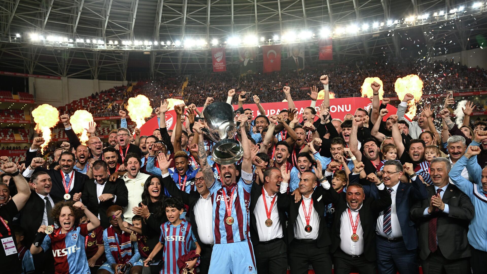 Trabzonspor ve Konyaspor Disiplin Cezası
