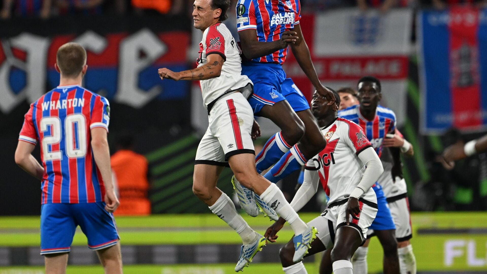 Crystal Palace UEFA Konferans Ligi'ni Kazandı